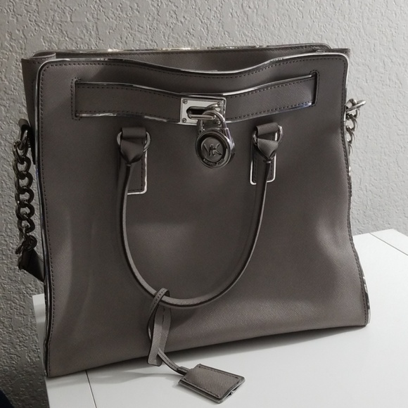 Michael Kors Handbags - Michael Kors Hamilton